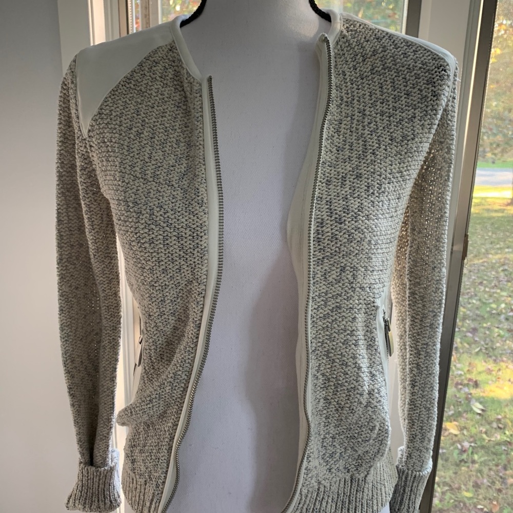 Line knitwear international sweater